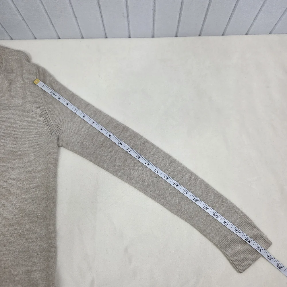 Banana Republic chic neck
